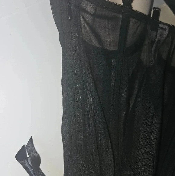 VICTORIA’S Secret Lace Garters Zip Up Corset Bustier - Picture 3 of 5